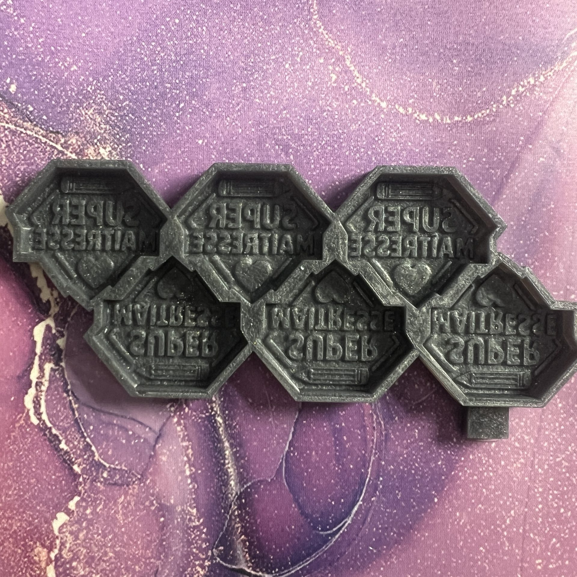 Moule 6 cavités Super Maîtresse – Image 2